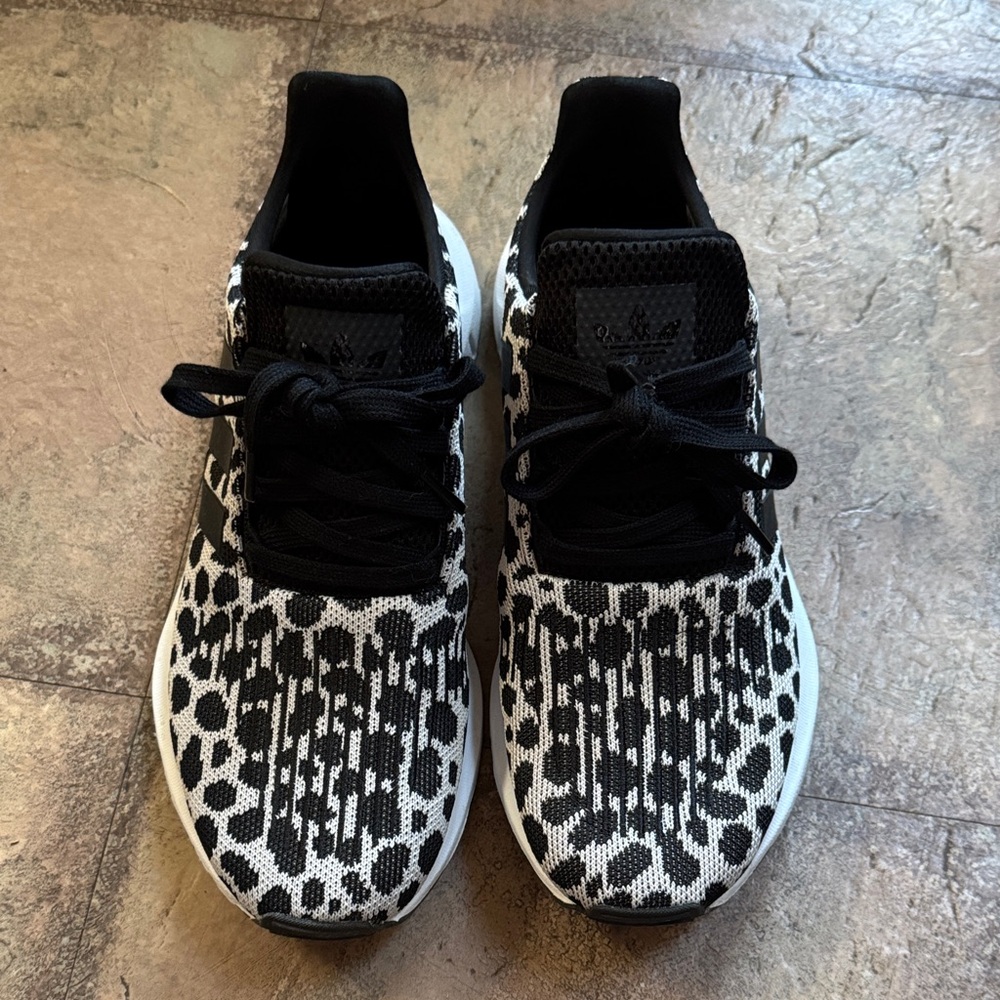 NWOT Adidas Swift Run Black and White Patterned Sneakers